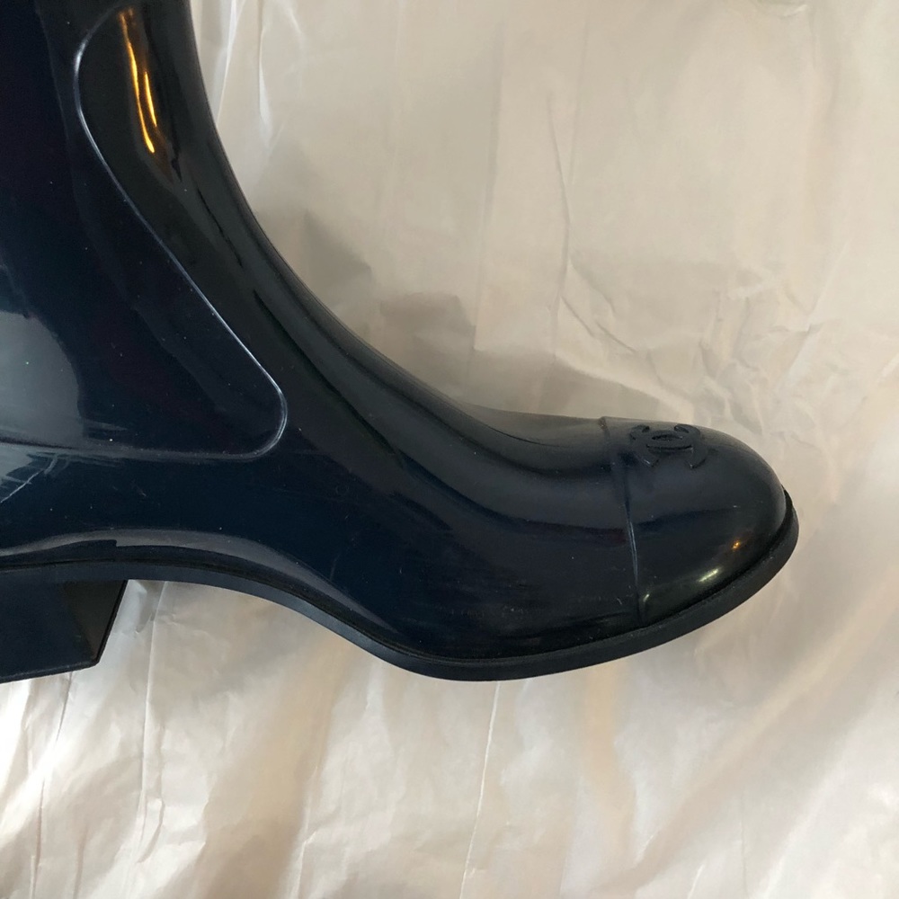 Chanel Camellia Navy Blue Rain Boot fits 6-6.5-7 - Picture 6 of 8